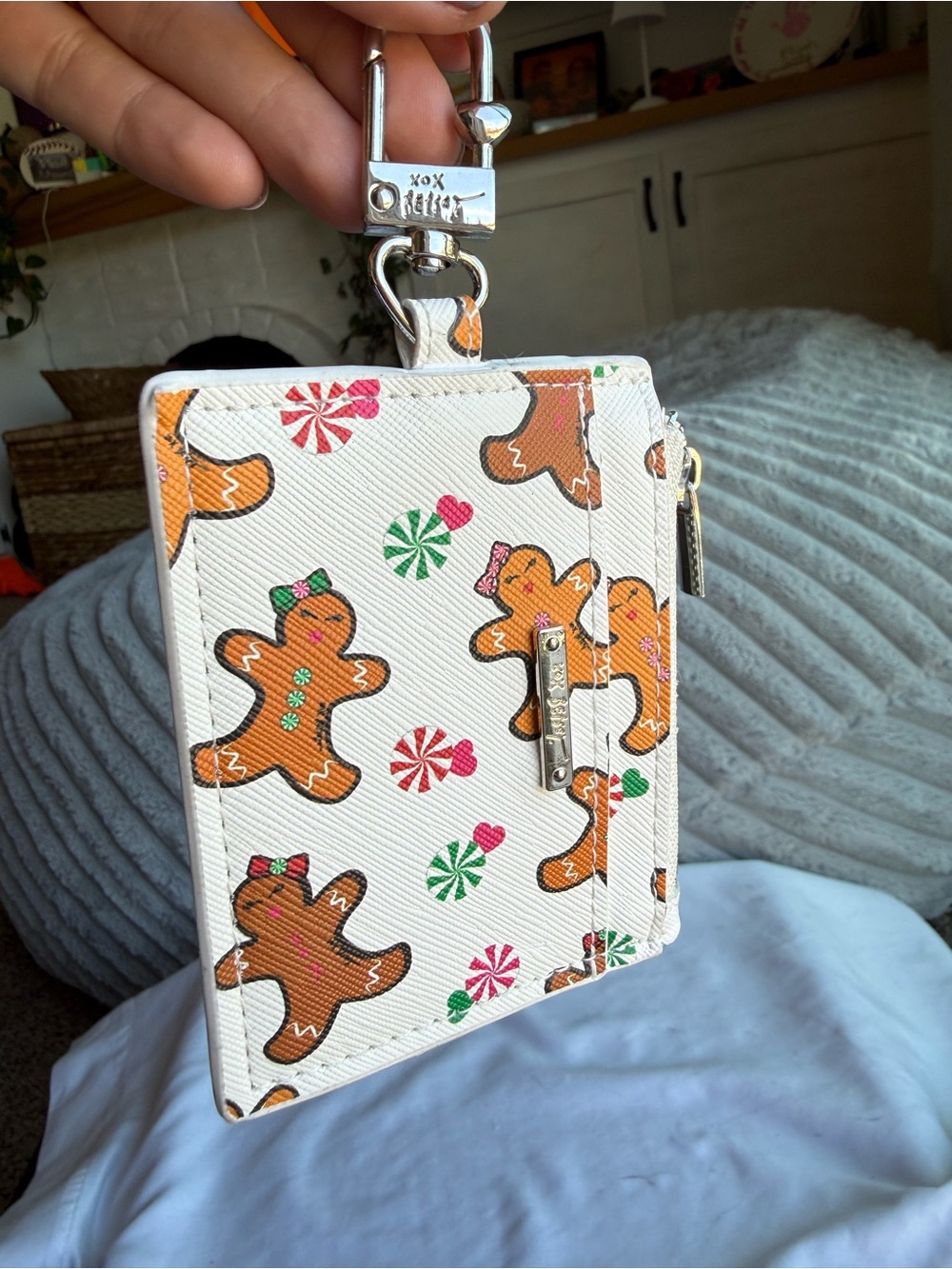 XOX Betsey Johnson White Gingerbread Wallet Card Holder with Lanyard Clip